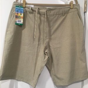 Hang Ten size 38’ tan/cream lightweight, casual, quick dry shorts. Stock up!